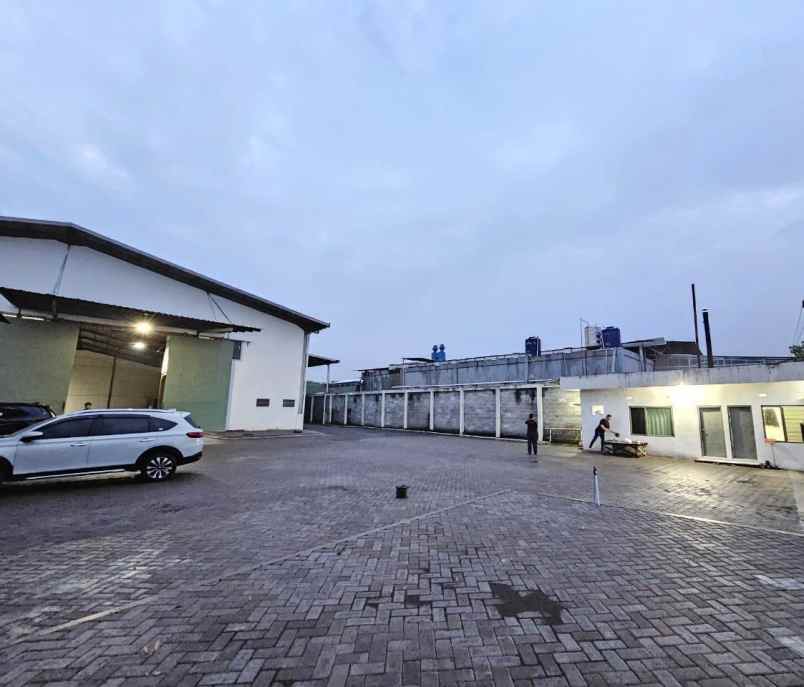 disewakan gudang di gresik