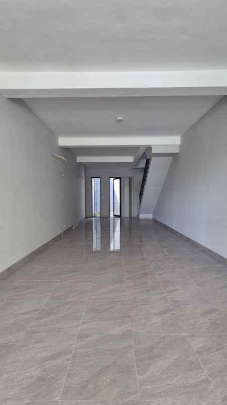 disewakan ruko beverly arcade di pakuwon city