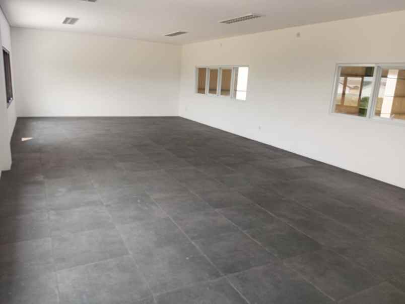 disewakan ruko gudang kantor delta silicon lippo cikarang