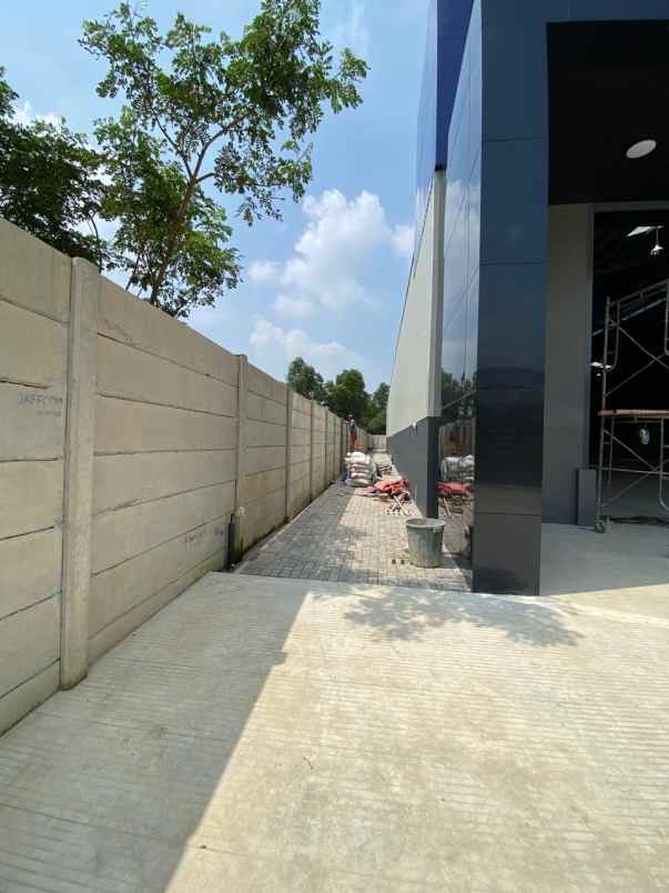 disewakan ruko gudang kantor delta silicon lippo cikarang