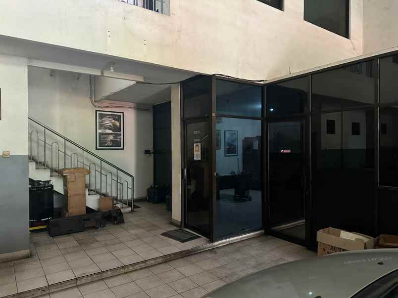 disewakan ruko gudang kantor raya ngagel