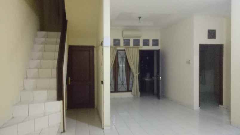 disewakan rumah cirendeu