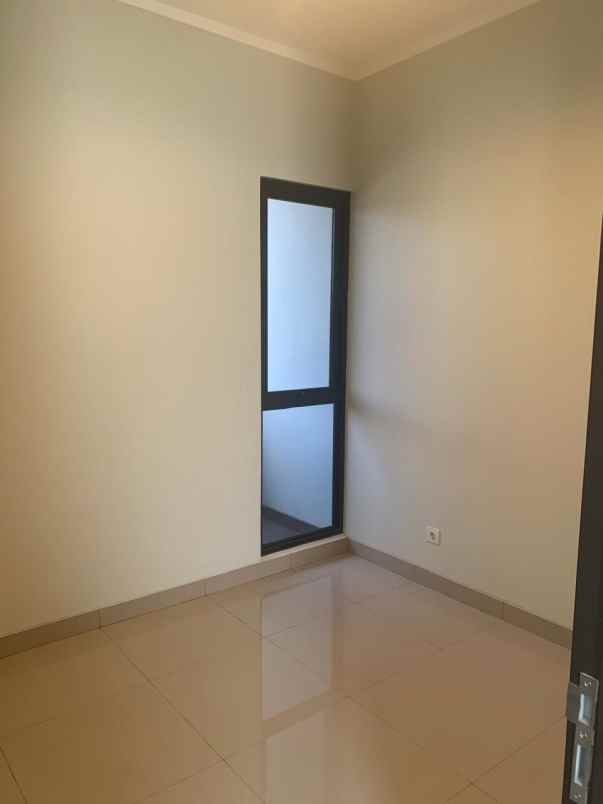 disewakan rumah cluster regia summarecon
