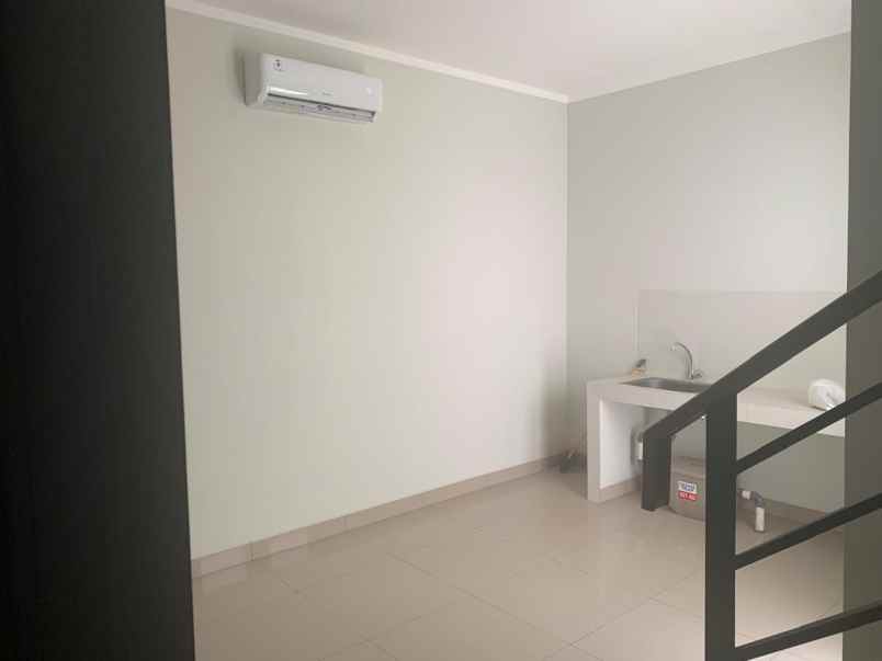 disewakan rumah cluster regia summarecon
