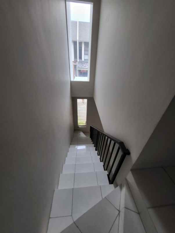 disewakan rumah jl alam tirta le freya