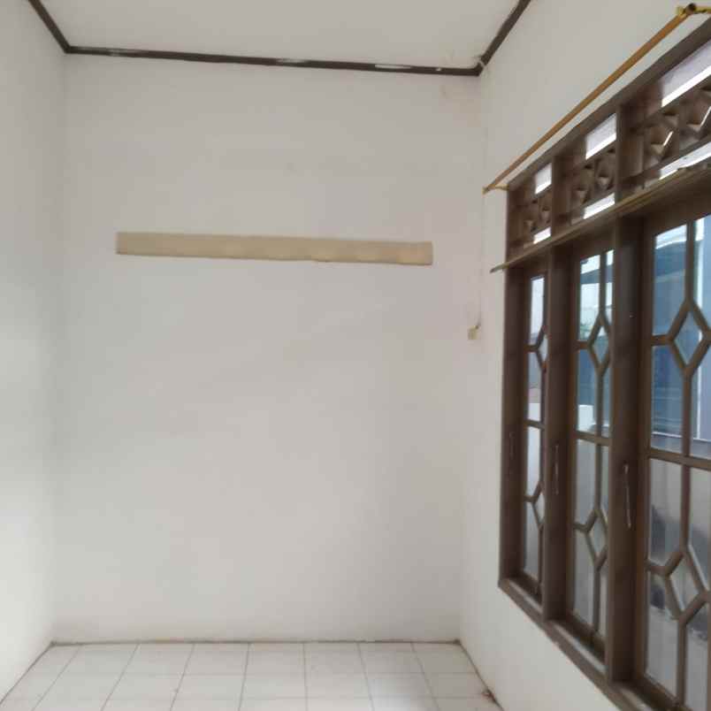 disewakan rumah jl pisangan baru tengah 2