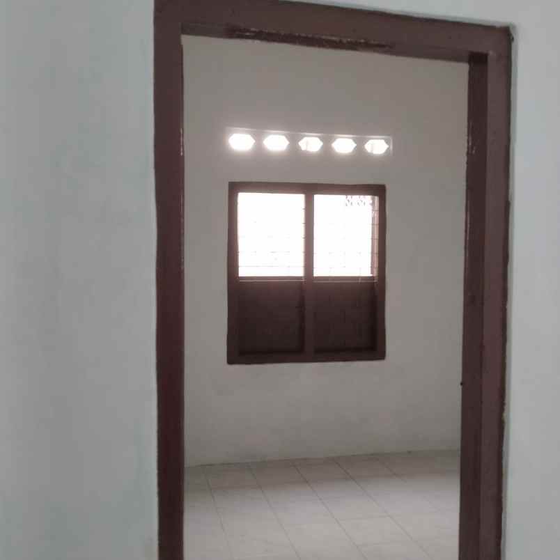 disewakan rumah jl pisangan baru tengah 2