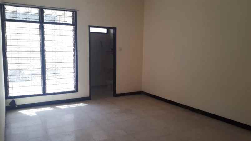 disewakan rumah kertajaya indah timur