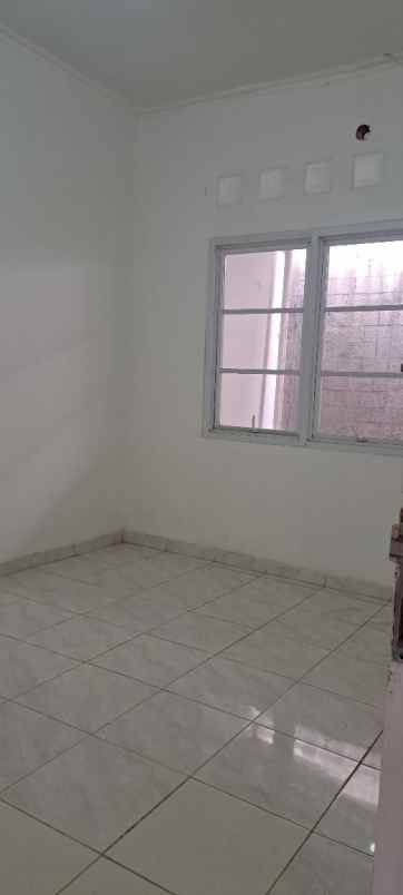 disewakan rumah metland menteng cakung