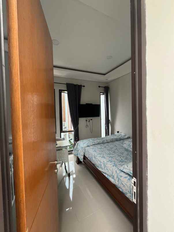 disewakan rumah pancoran mas