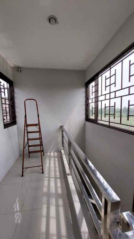 disewakan rumah pantai mentari