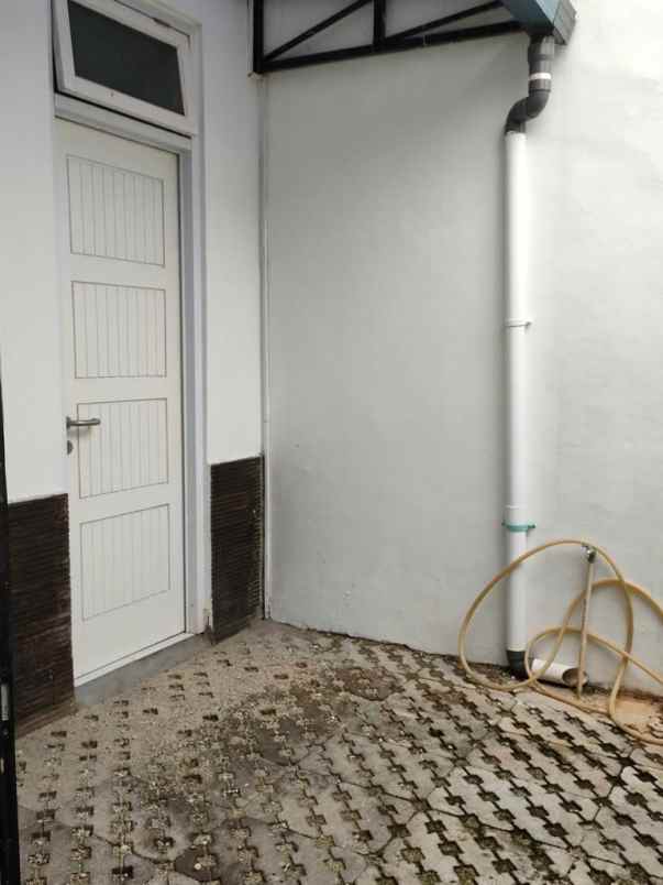 disewakan rumah praja dekat gandaria city