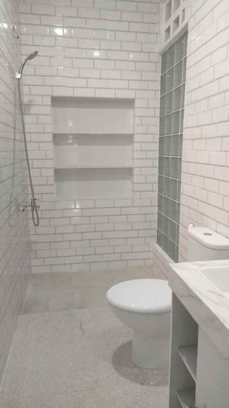 disewakan rumah praja dekat gandaria city