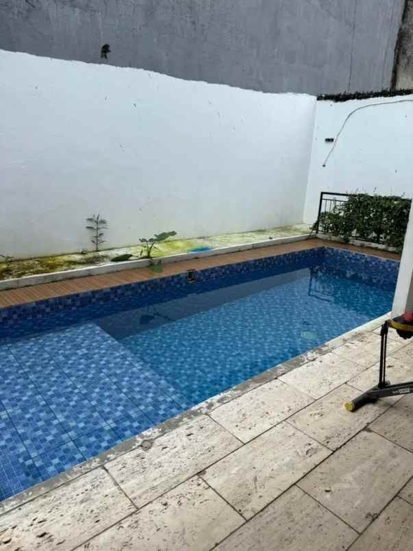 disewakan rumah vila cinere mas