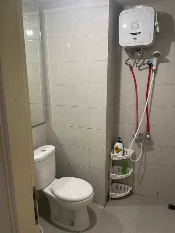 disewakan unit semi furnish di apartemen anderson