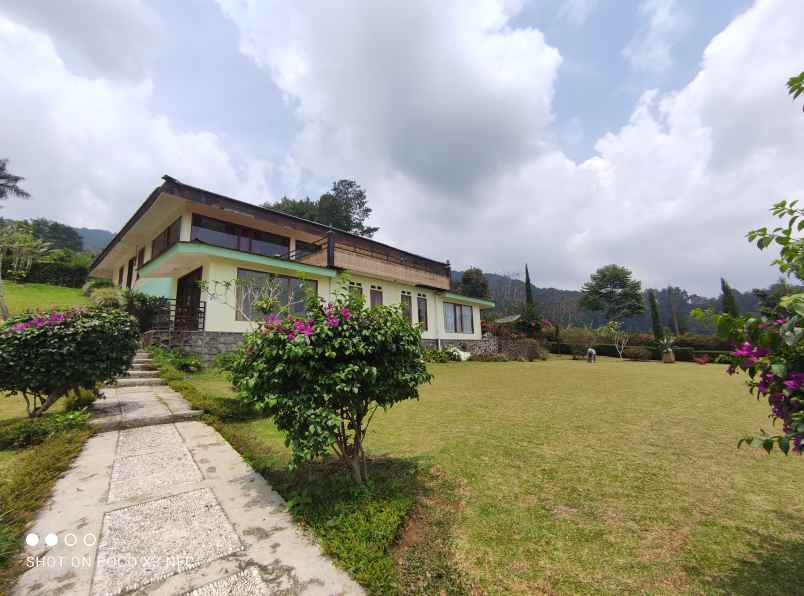 disewakan villa jalan cisarua km 85 puncak