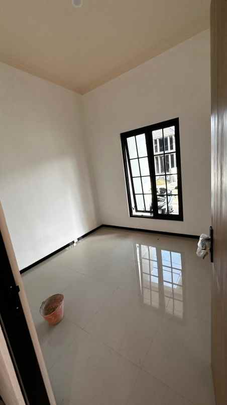 hunian mewah 2 lantai di kawasan strategis kepanjen