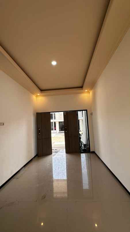 hunian mewah 2 lantai di kawasan strategis kepanjen