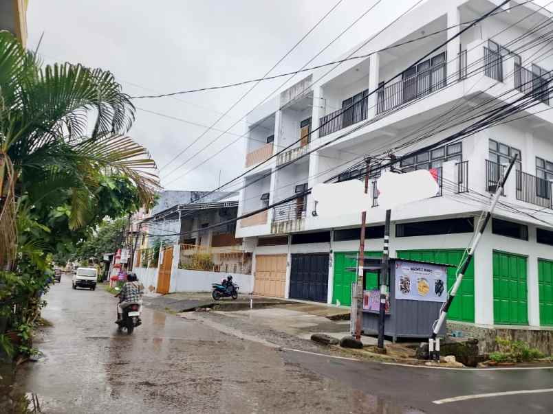 jual lelang 2 petak ruko strategis