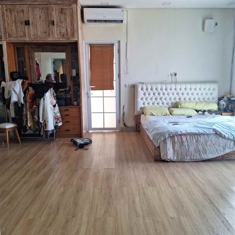 jual rumah green lake city cipondoh