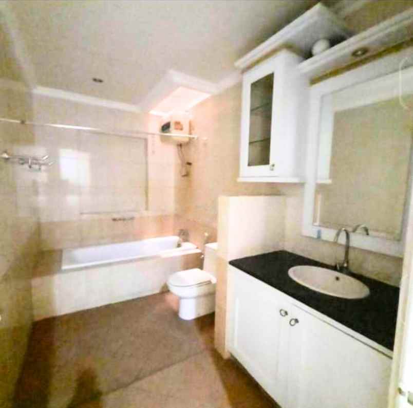 jual sewa rumah siap huni di tenggilis surabaya