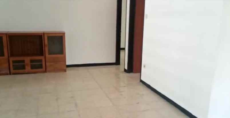 manyar kertoadi lks dekat mall