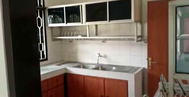 manyar kertoadi lks dekat mall