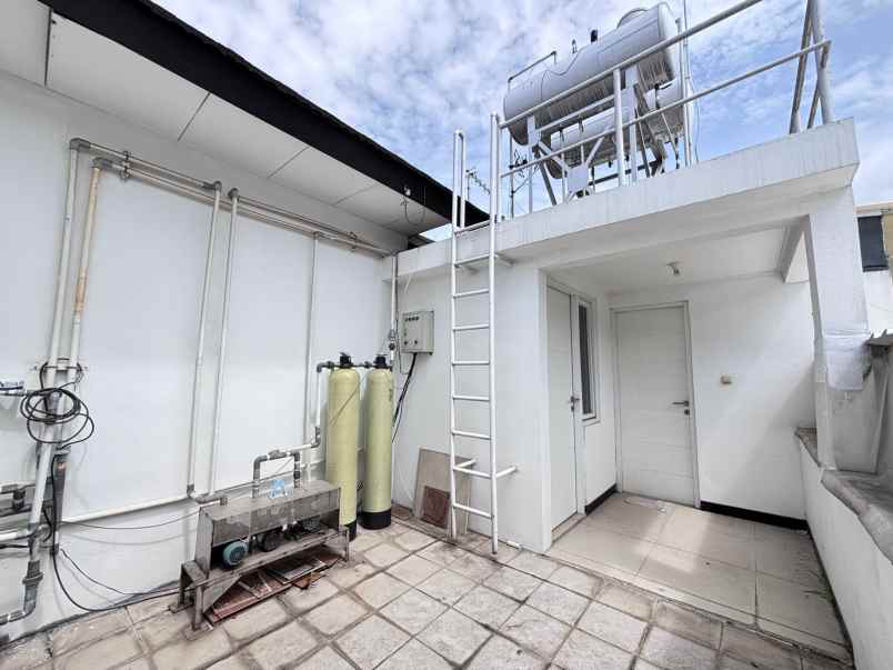 one gate cluster rumah tki 5