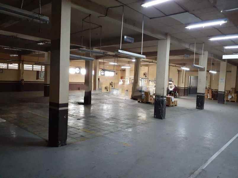 pabrik gudang siap pakai raya margomulyo strategis