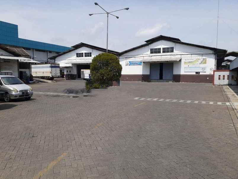 pabrik gudang siap pakai raya margomulyo strategis