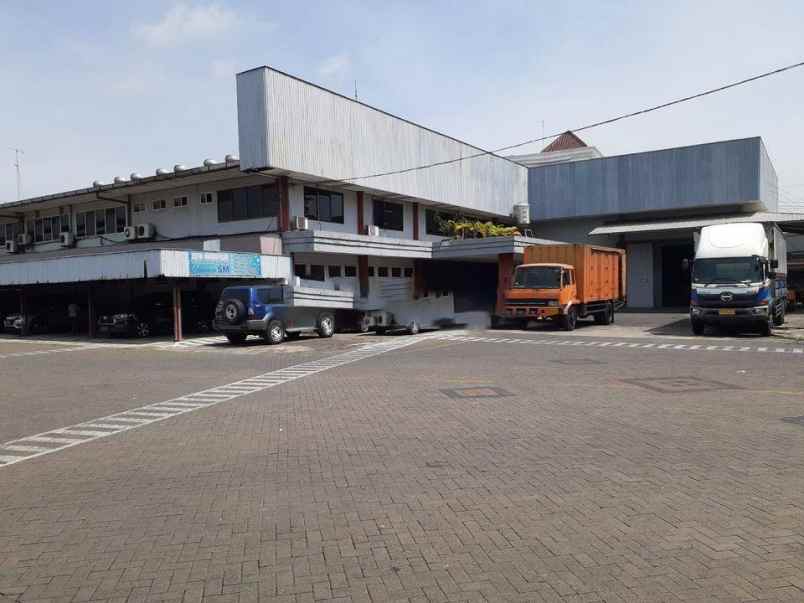 pabrik gudang siap pakai raya margomulyo strategis