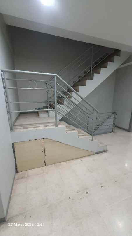 ruko lokasi strategis jl raden saleh