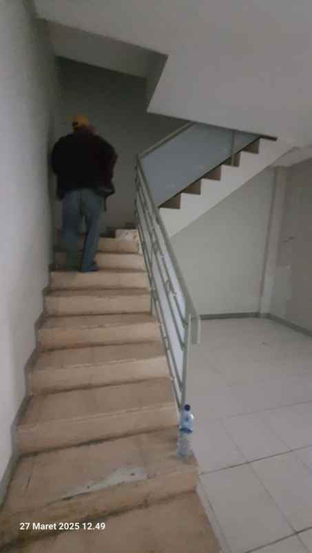 ruko lokasi strategis jl raden saleh