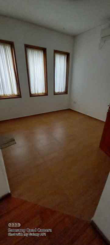 rumah 2 lantai di mutiara fatmawati residence