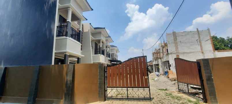 rumah 3 kamar tidur pamulang tangsel