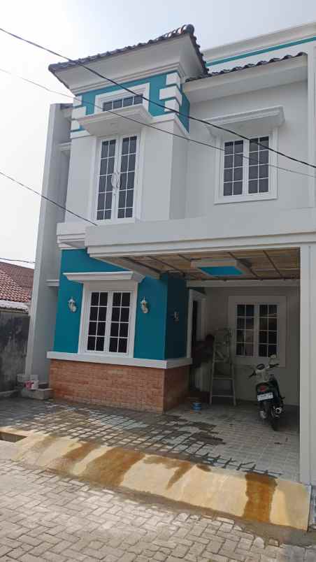 rumah 3 lantai siap huni di tanah baru depok