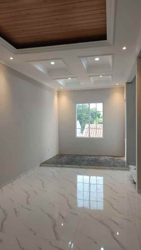 rumah 3 lantai siap huni di tanah baru depok