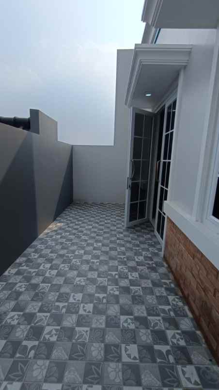 rumah 3 lantai siap huni di tanah baru depok