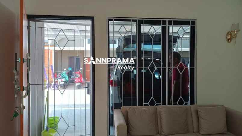 rumah apik siap huni dalam cluster di bedahan sawangan