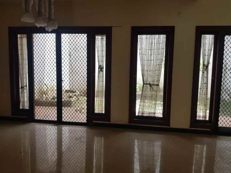 rumah araya 1 galaxy bumi permai strategis