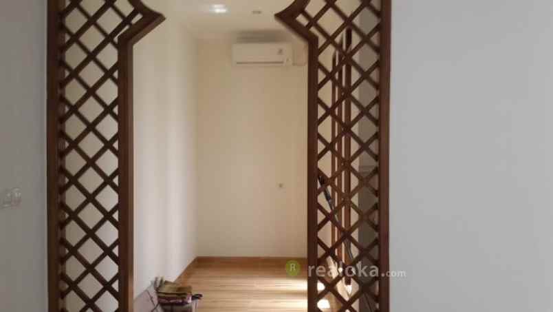 rumah bambu apus cipayung