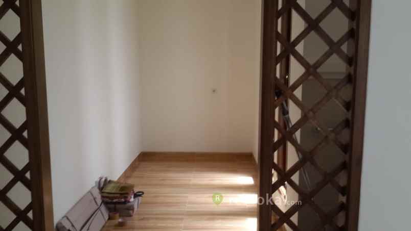 rumah bambu apus cipayung