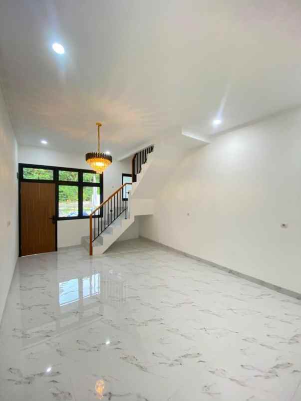 rumah baru 2 lantai di cilodong kota depok