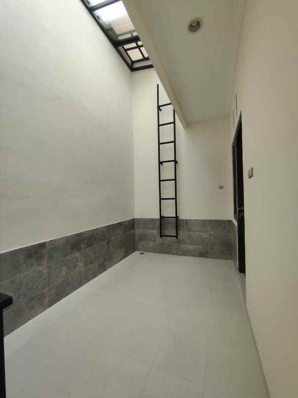 rumah baru dalam komplek di pondok kelapa jaktim