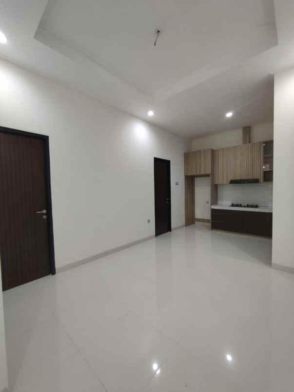 rumah baru dalam komplek di pondok kelapa jaktim