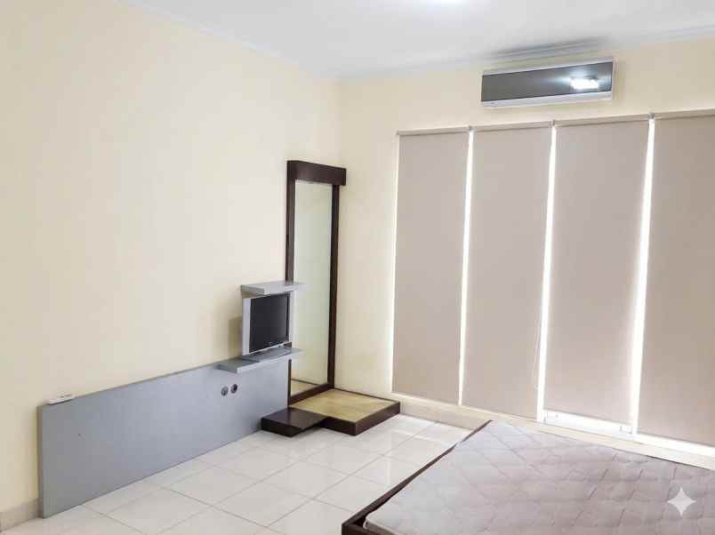 rumah baru direnovasi di legenda wisata cibubur