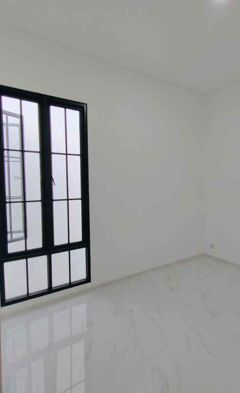 rumah baru lokasi strategis di nusaloka bsd city