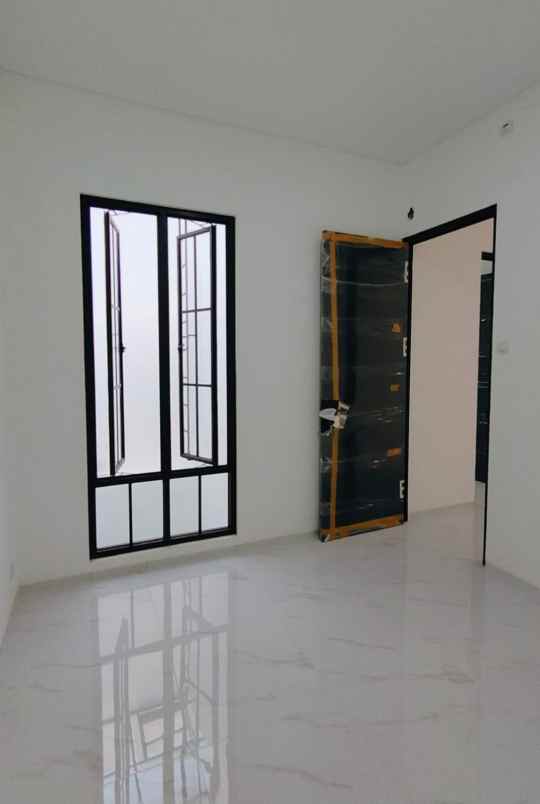 rumah baru lokasi strategis di nusaloka bsd city