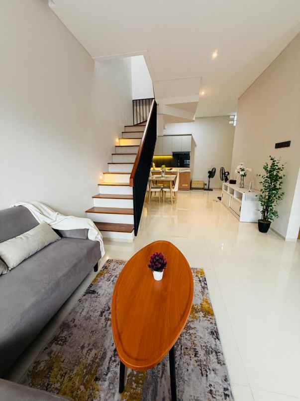 rumah baru lokasi strategis di nusaloka bsd city