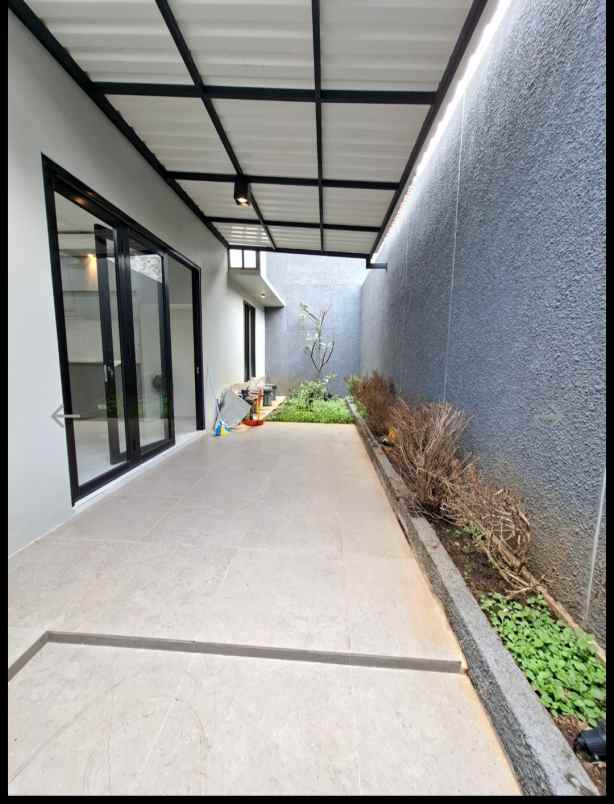 rumah baru mewah luas ready stock di sayap setiabudi